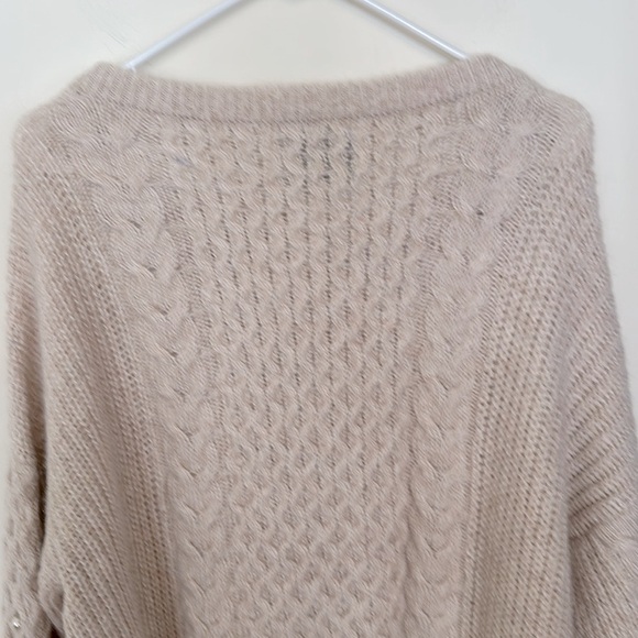 Abercrombie & Fitch Wool Blend Cable Knit XL Neutral Sweater with Pearl Accents - Picture 9 of 13